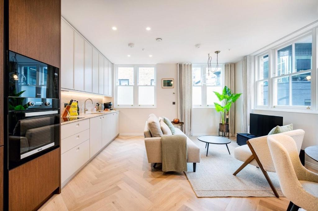 Two Bed Duplex In Covent Garden
