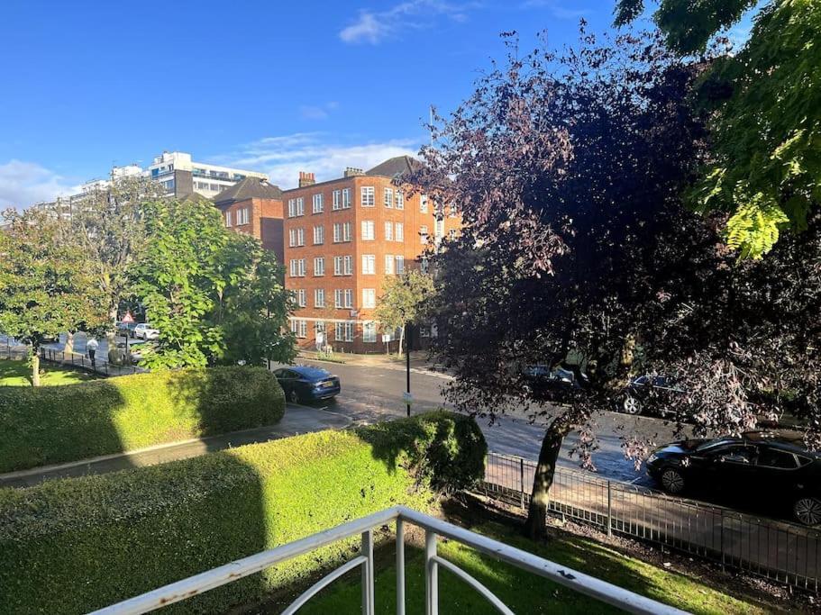 Lovely One Bedroom Flat In The Heart Of