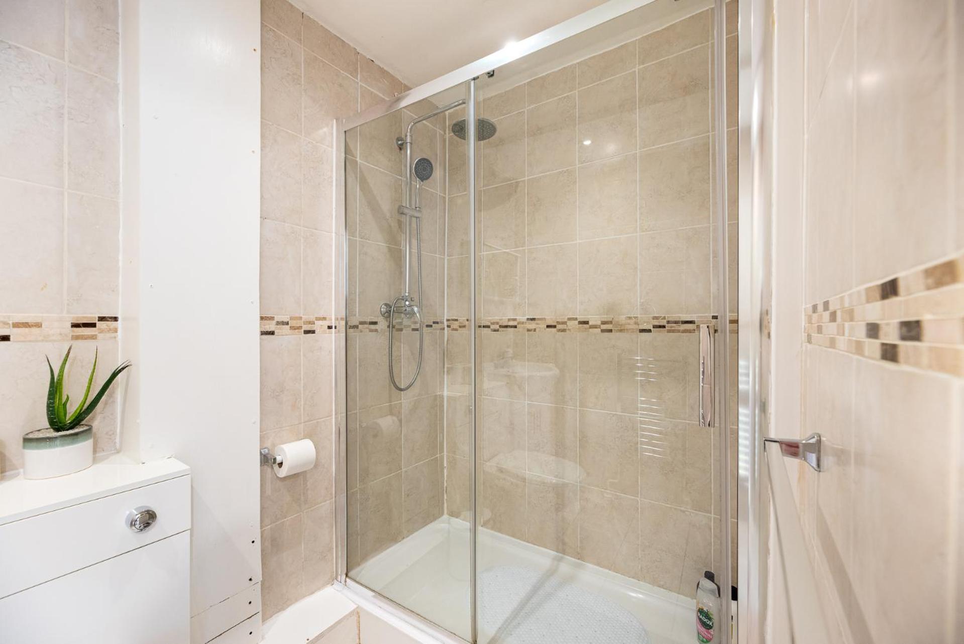 Lovely 3 Bed In The City Of Leilighet London