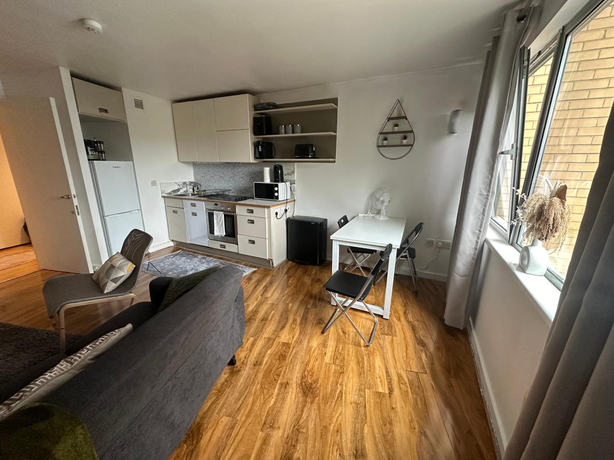 Greenwich Staycation! Gym-pool-parking-tube Station 2mins Away Apartment London