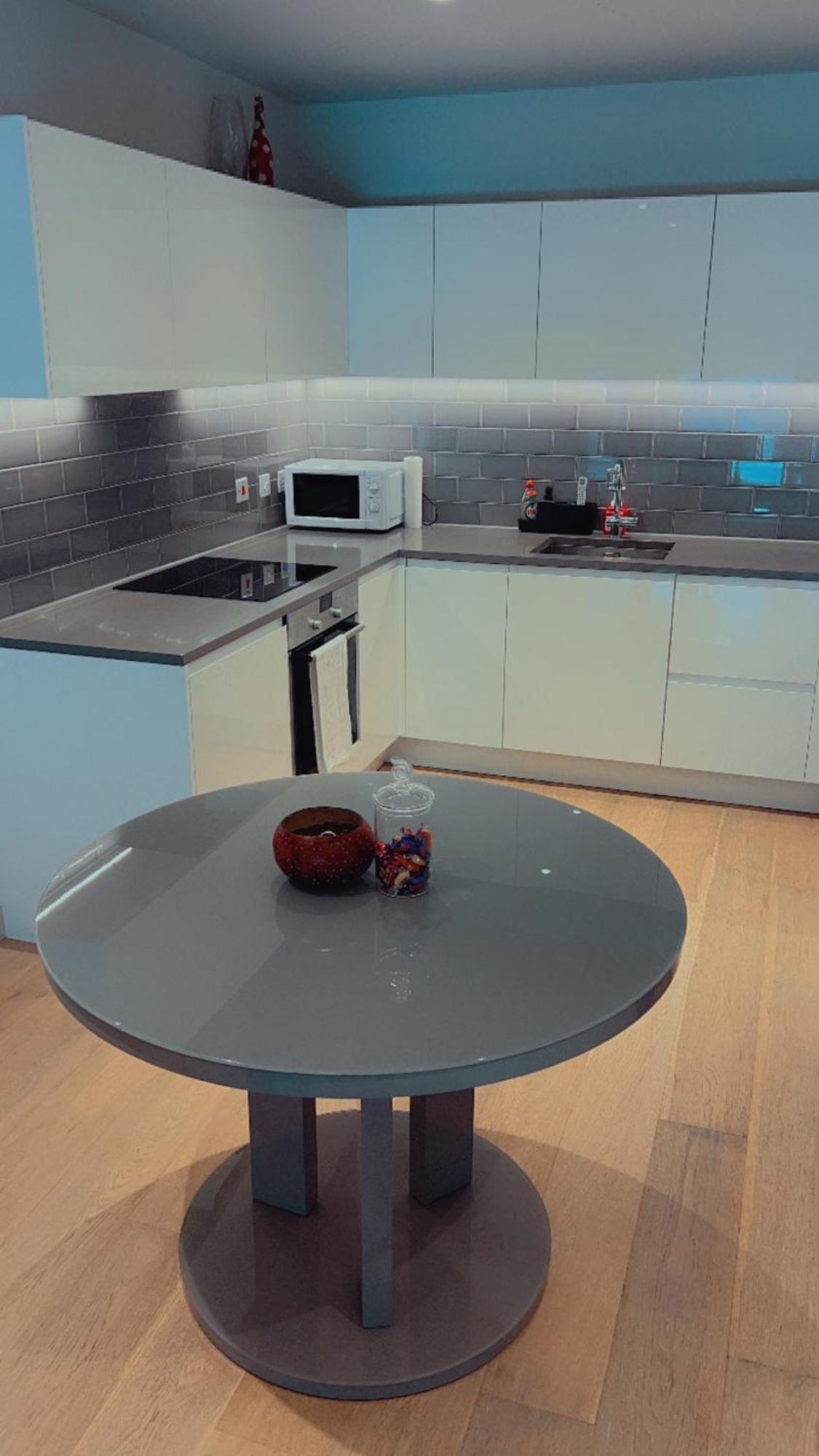 Luxe 2 Bedroom And Sofa Bed - Up To 6 Guests Apartment London