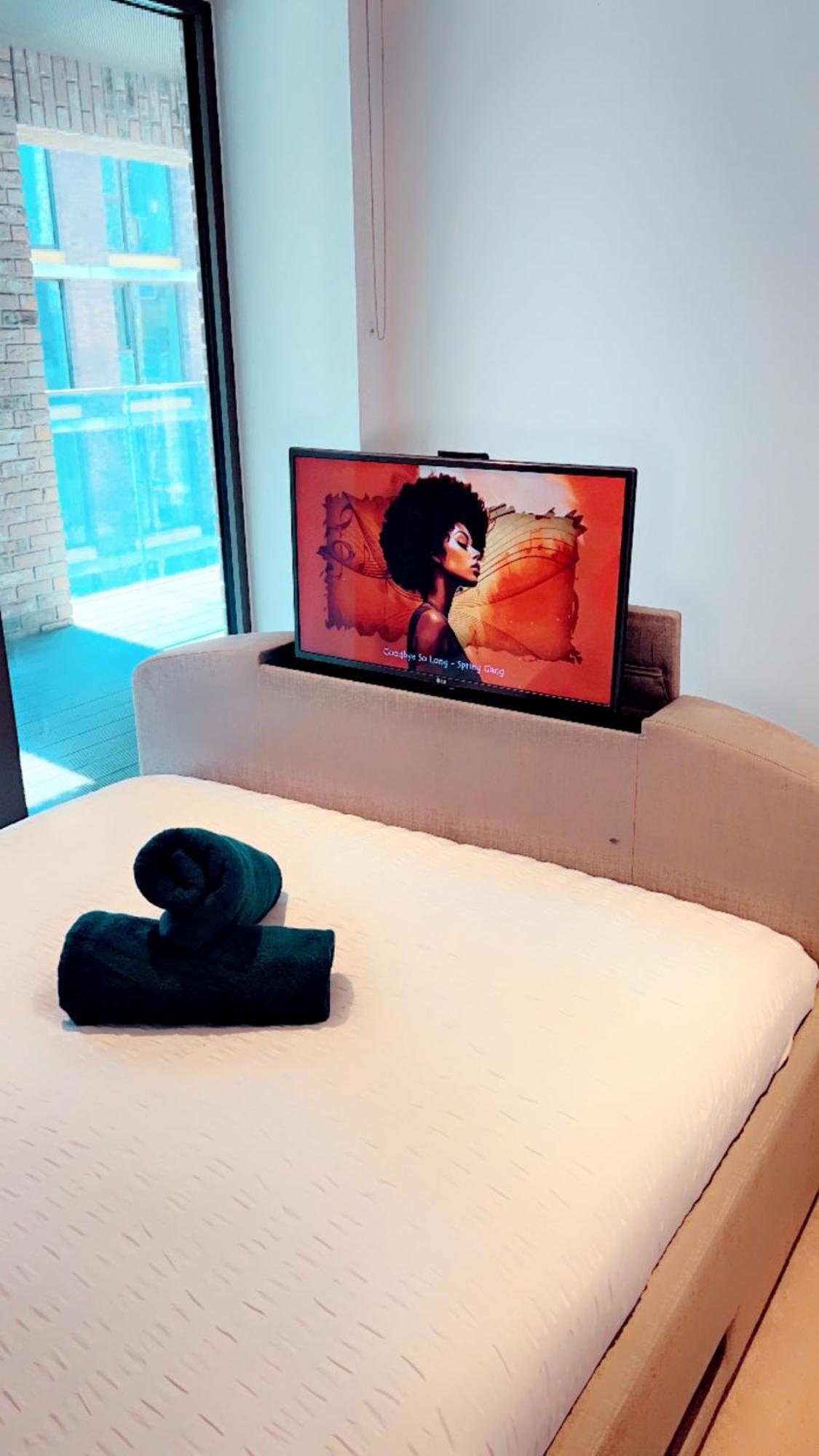 Luxe 2 Bedroom And Sofa Bed - Up To 6 Guests Apartment *