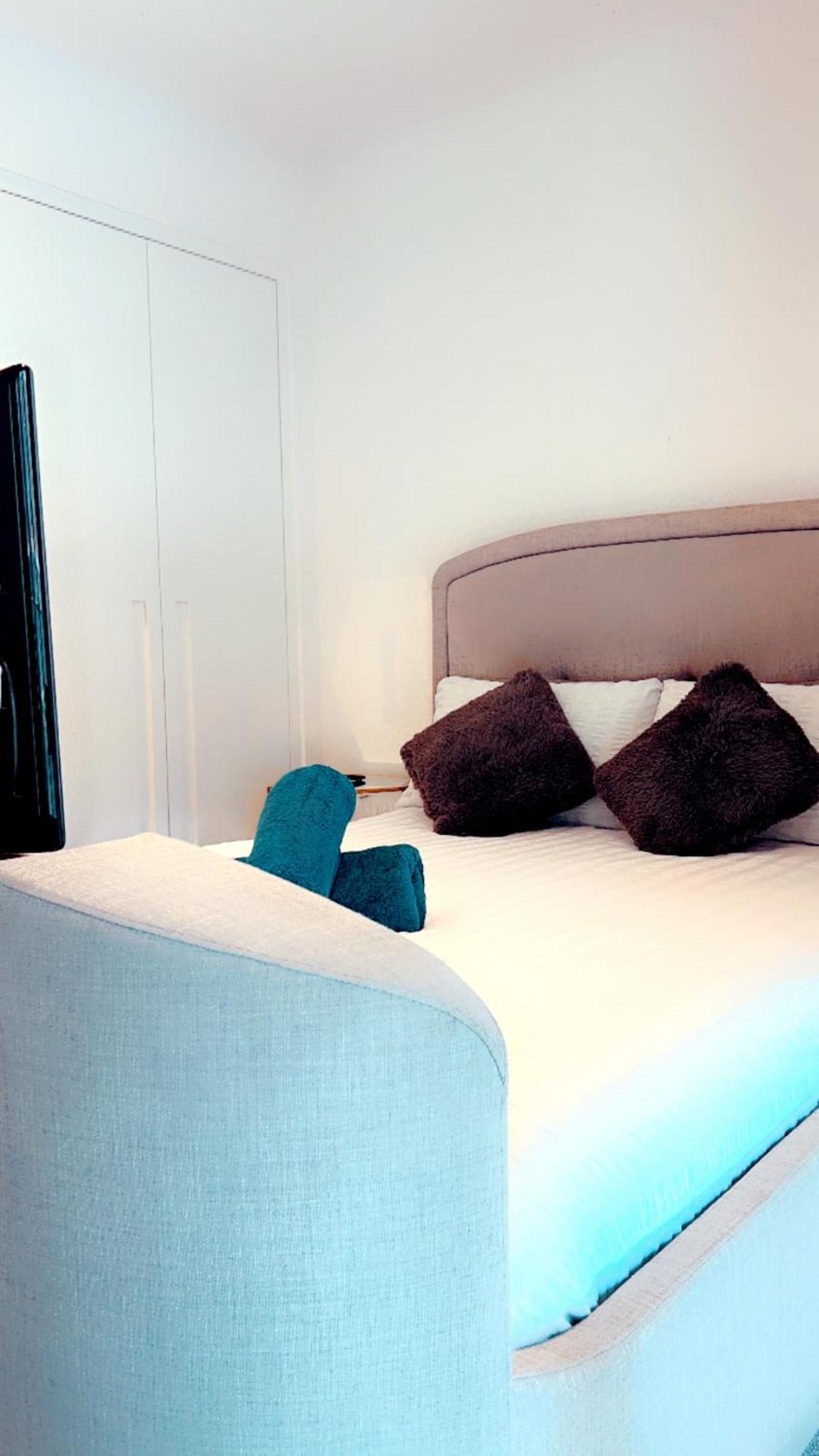 Apartment Luxe 2 Bedroom And Sofa Bed - Up To 6 Guests