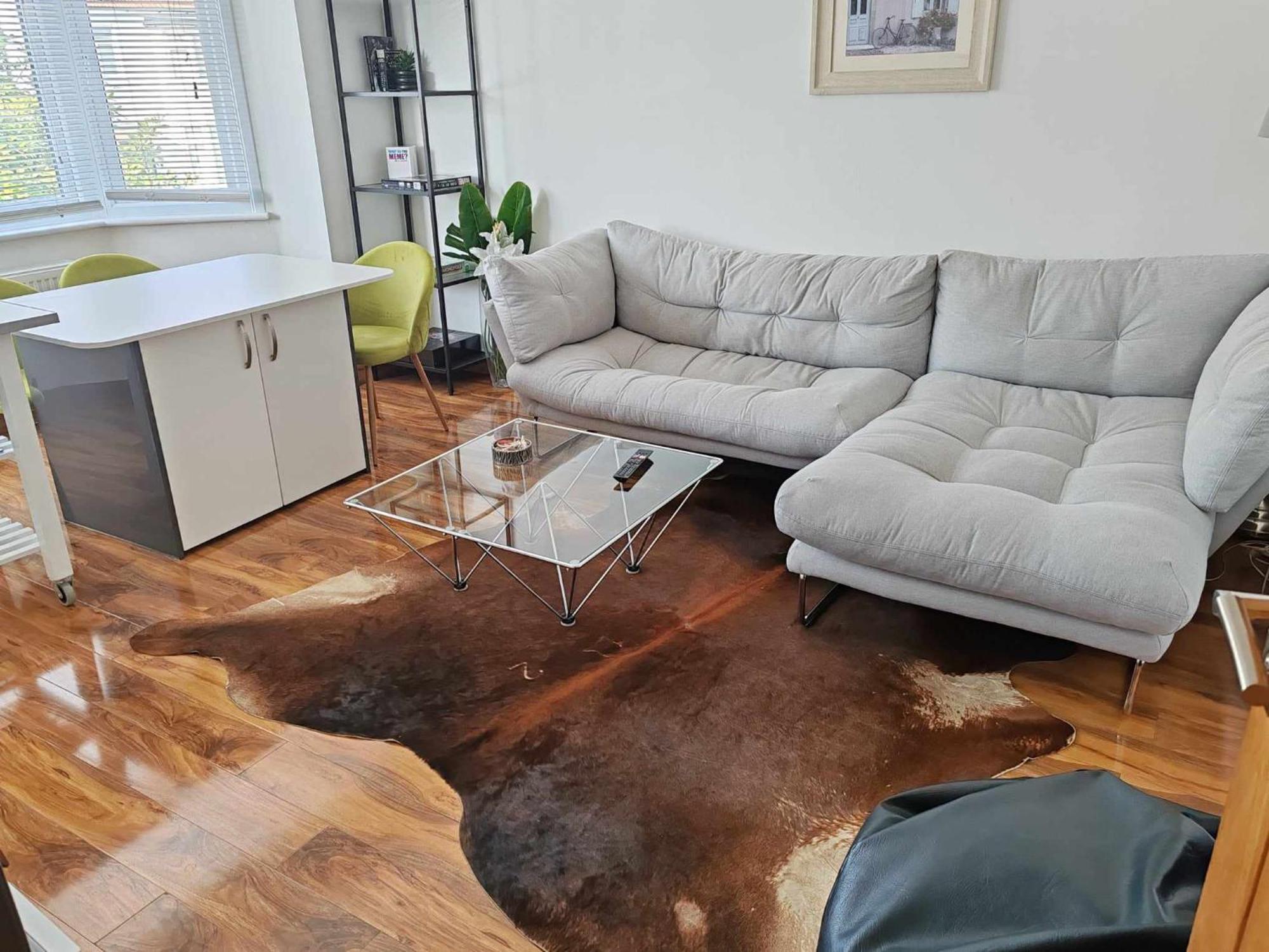 Two Bedroom In Dollis Hill * Londen