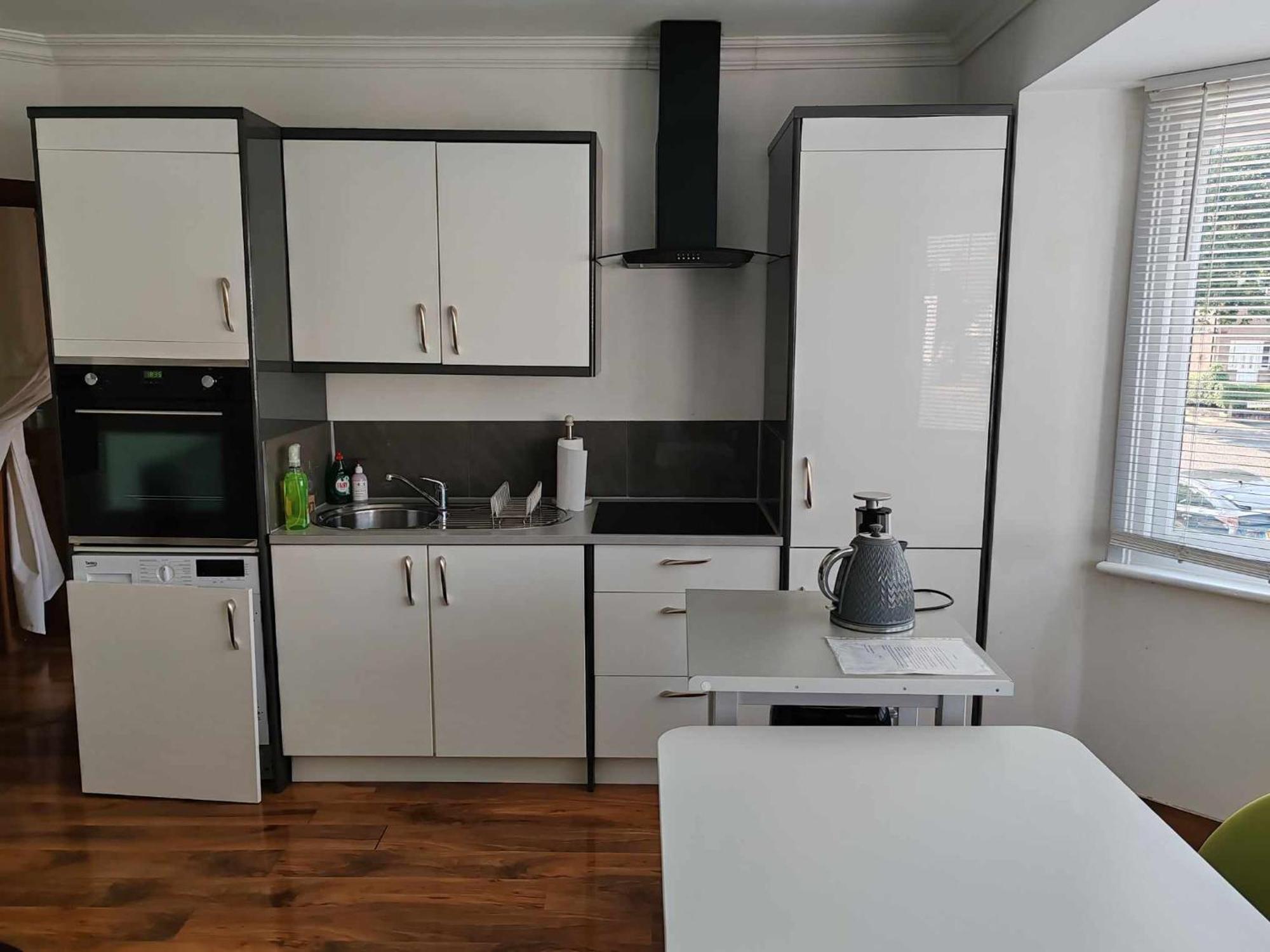 Two Bedroom In Dollis Hill Londen