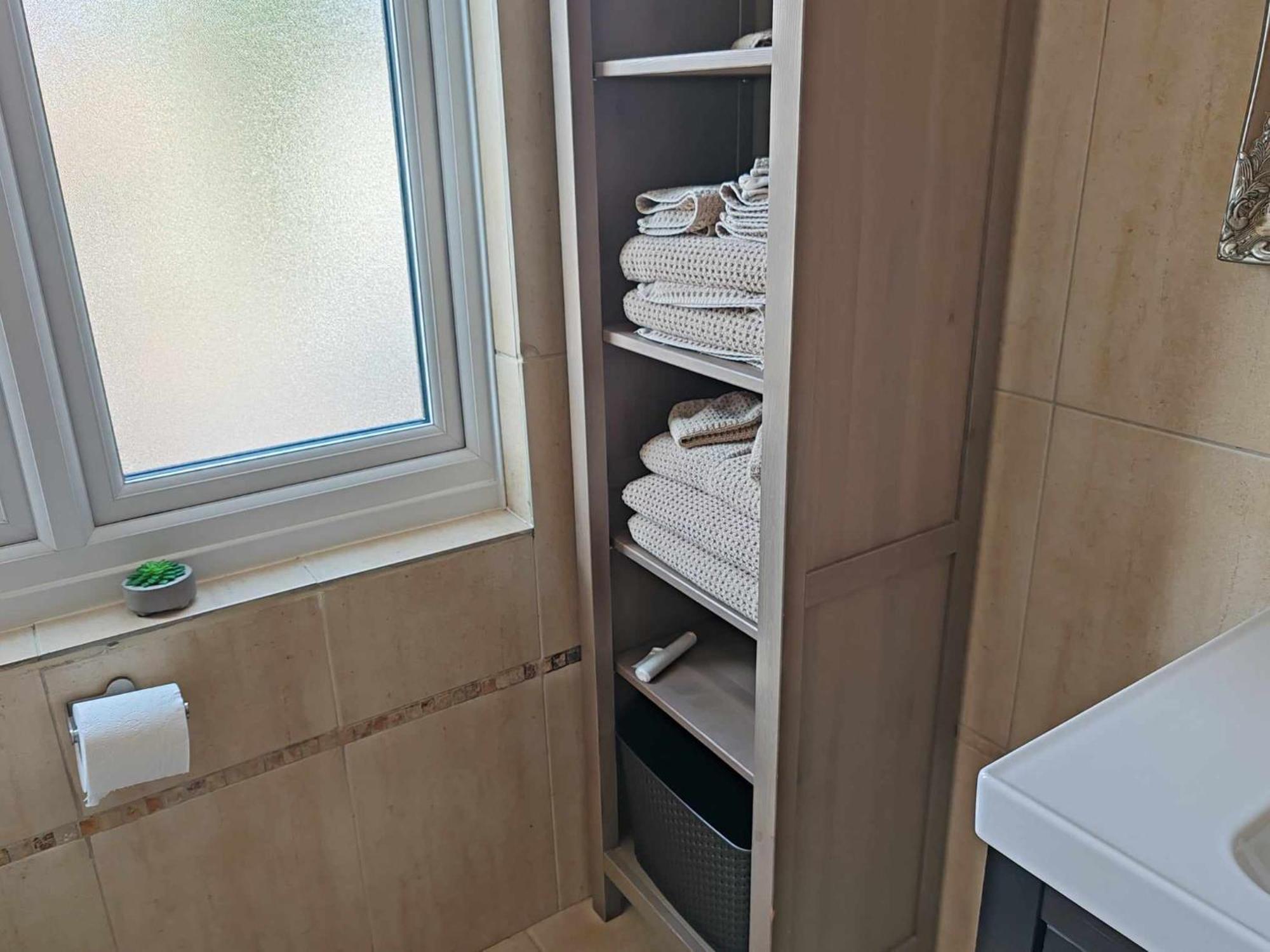 Two Bedroom In Dollis Hill * Londen
