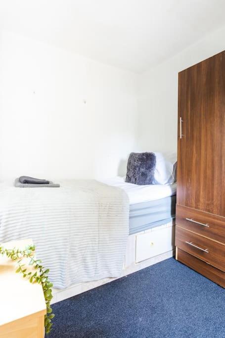 Lovely Garden 2bd Flat In Apartment *