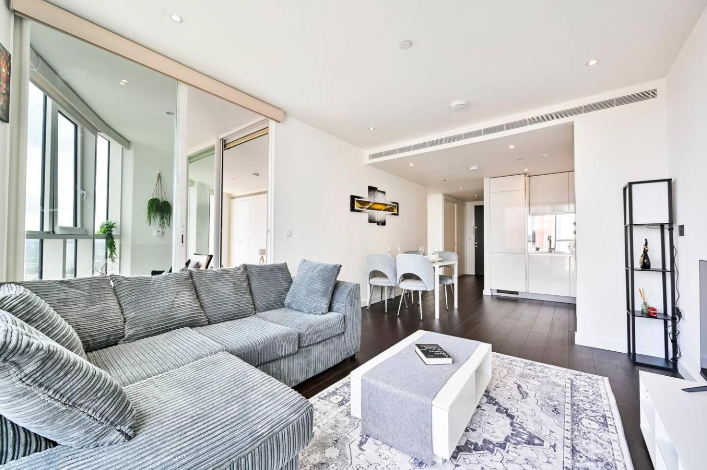 Leilighet Luxury High-rise 21st Floor 2 Bedroom 2 Bath Flat London