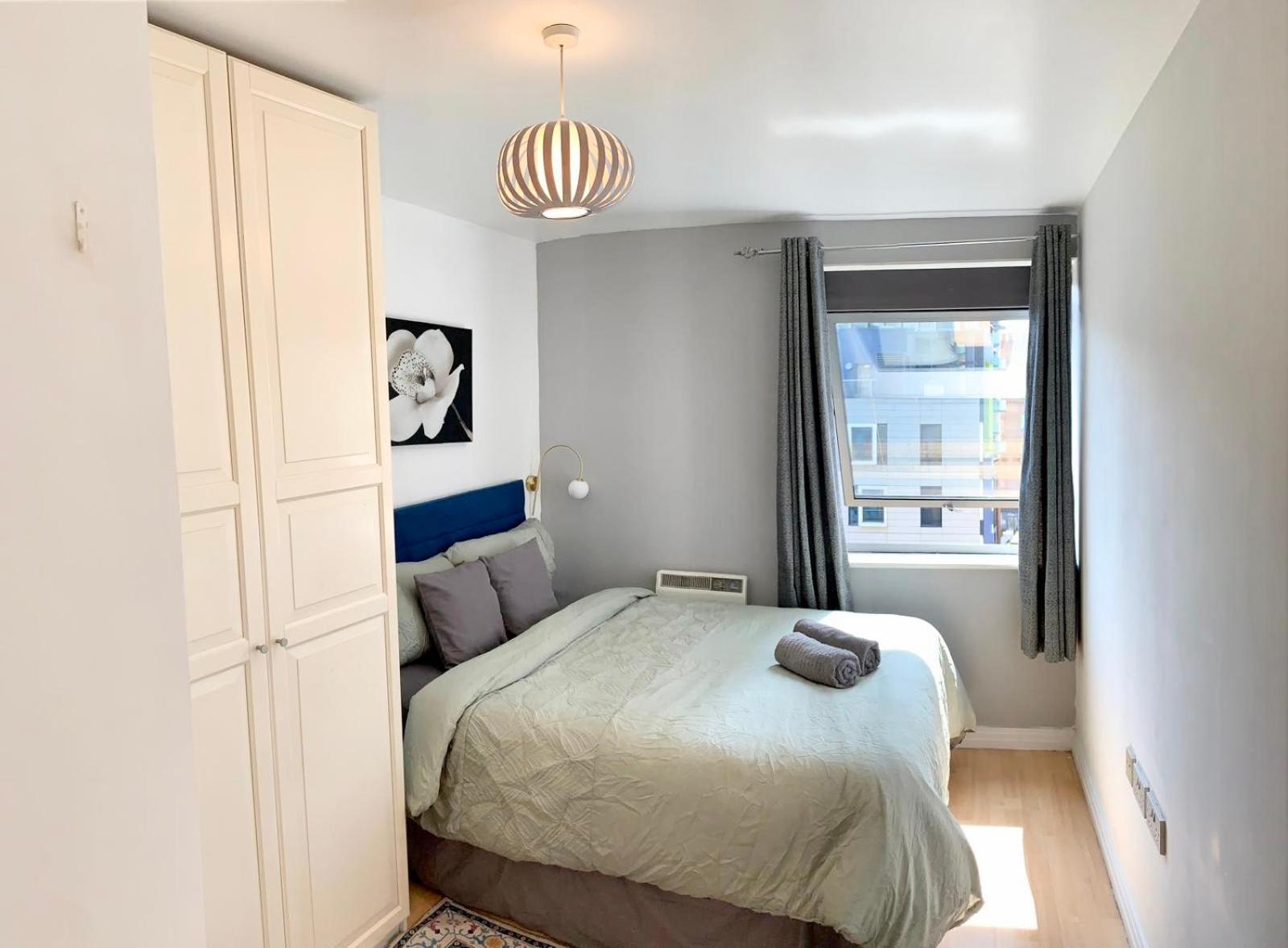 Modern 2 Bed Near Mall And Parking Londres