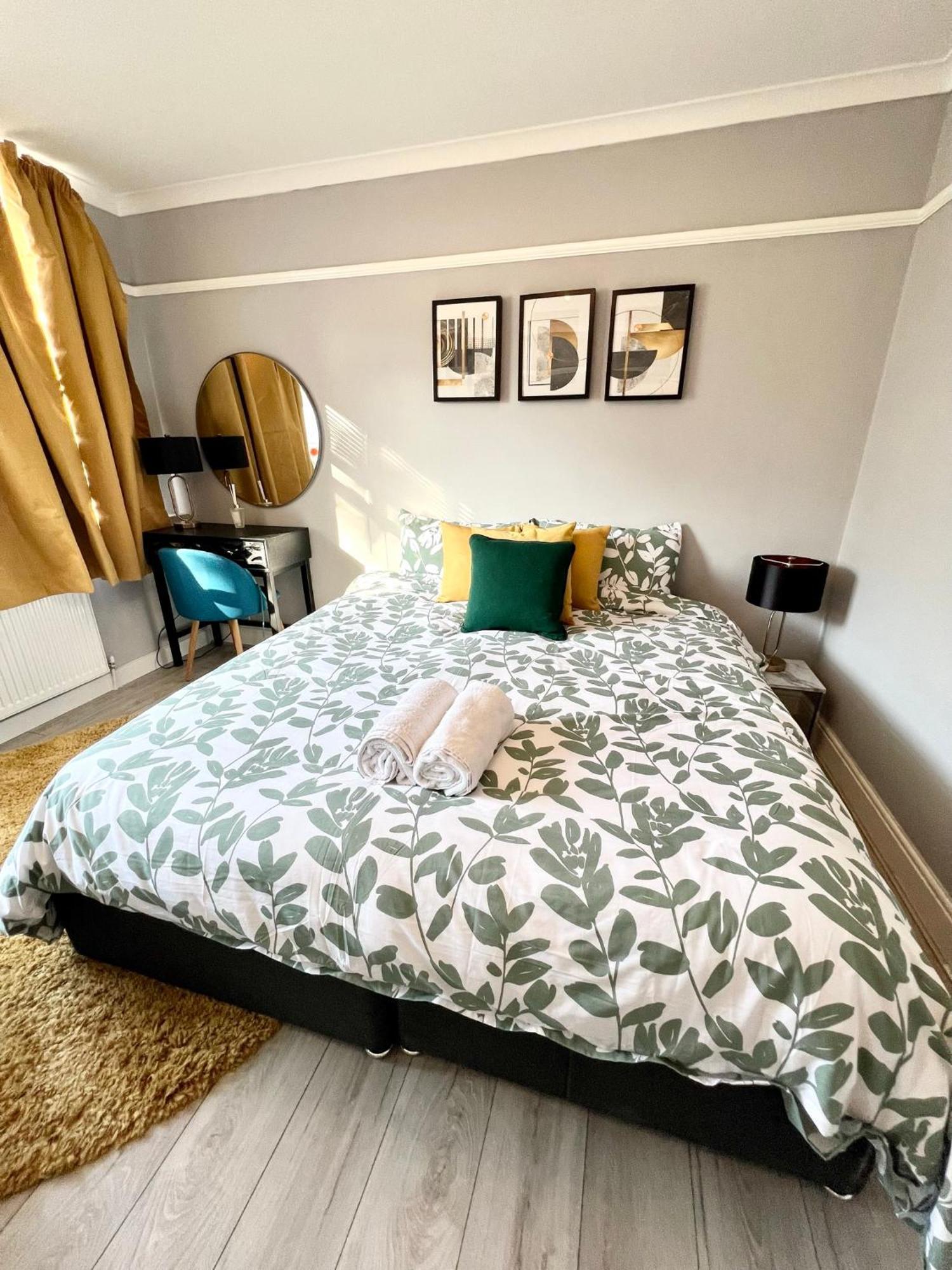 Modern 2 Bed Near Mall And Parking Сasa de vacaciones Londres