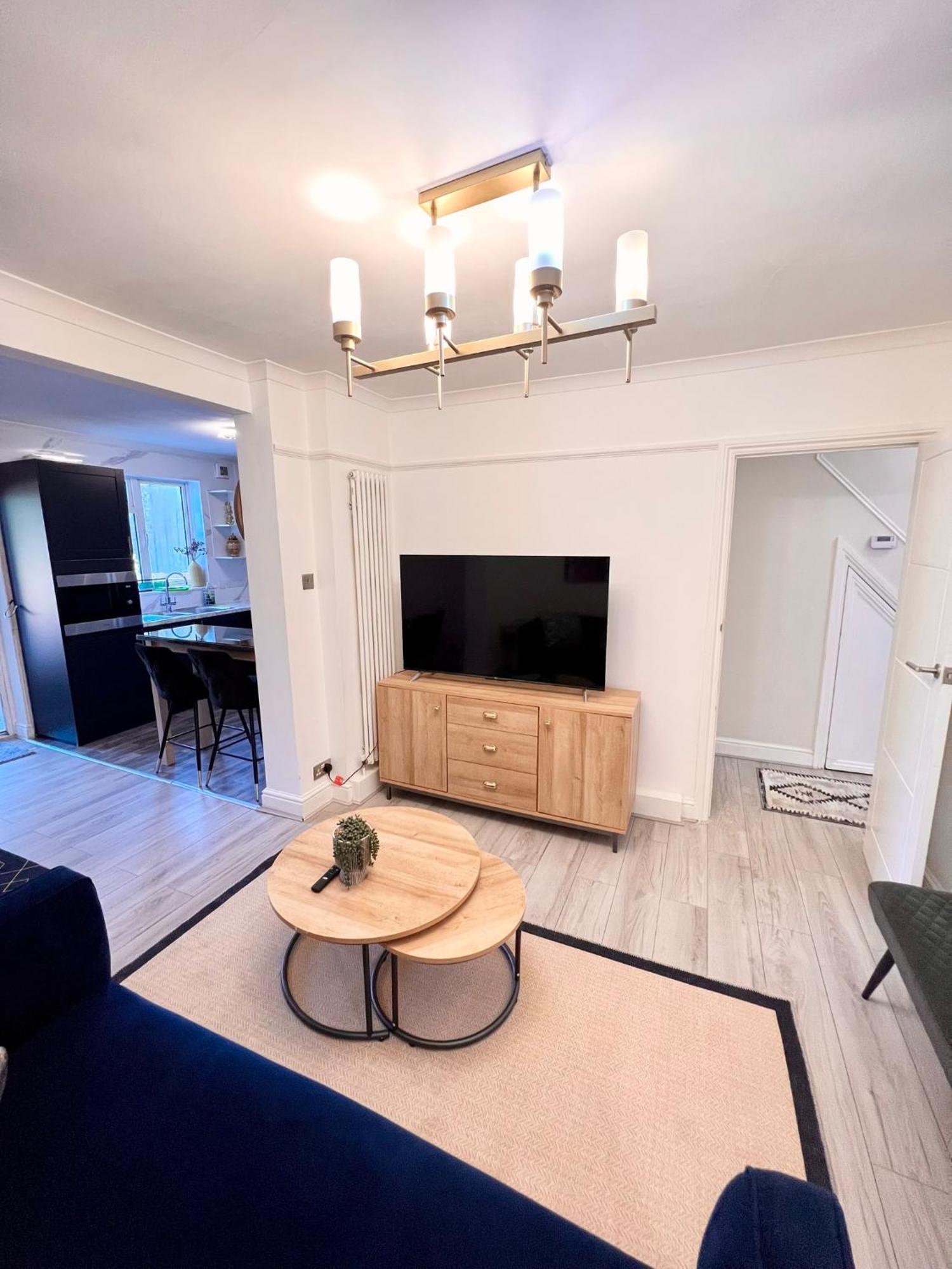 Сasa de vacaciones Modern 2 Bed Near Mall And Parking Londres