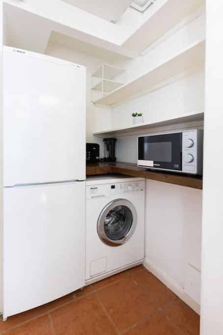 Lovely Garden Flat In Leilighet