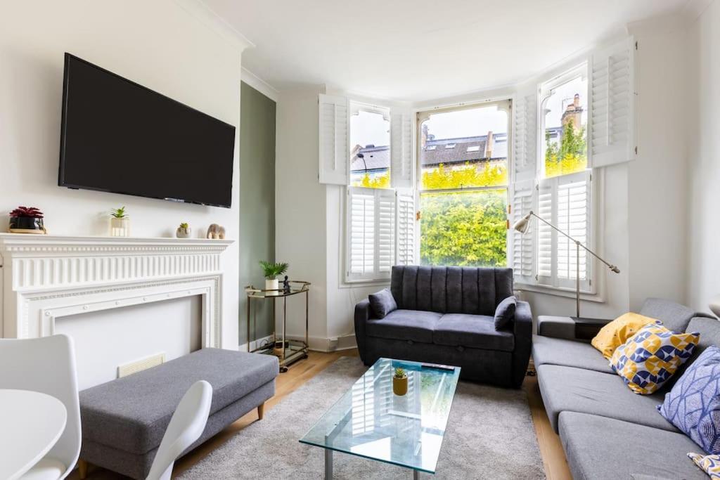 Lovely Garden Flat In Leilighet