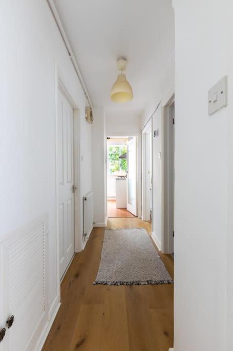 Lovely Garden Flat In London