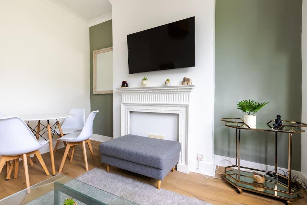 Lovely Garden Flat In London