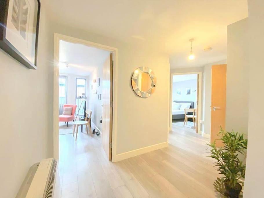 Contemporary Camden P2 Apartment