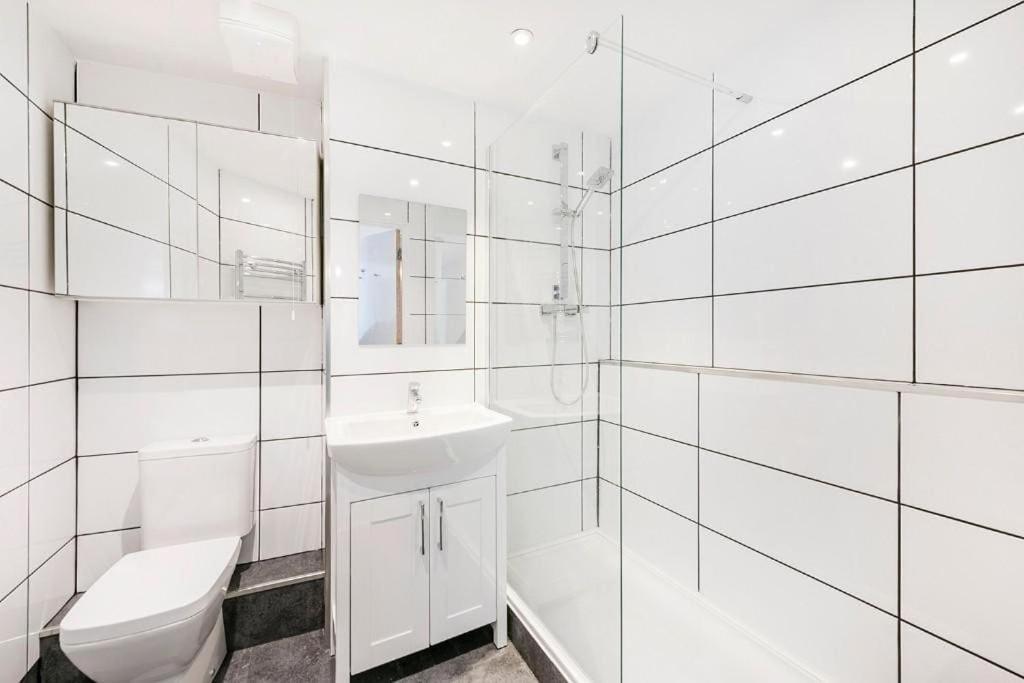 Contemporary Camden P2 London