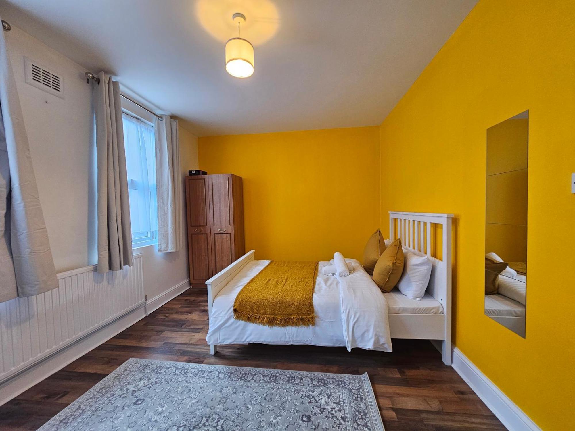 Apartment Near Spitalfields *
