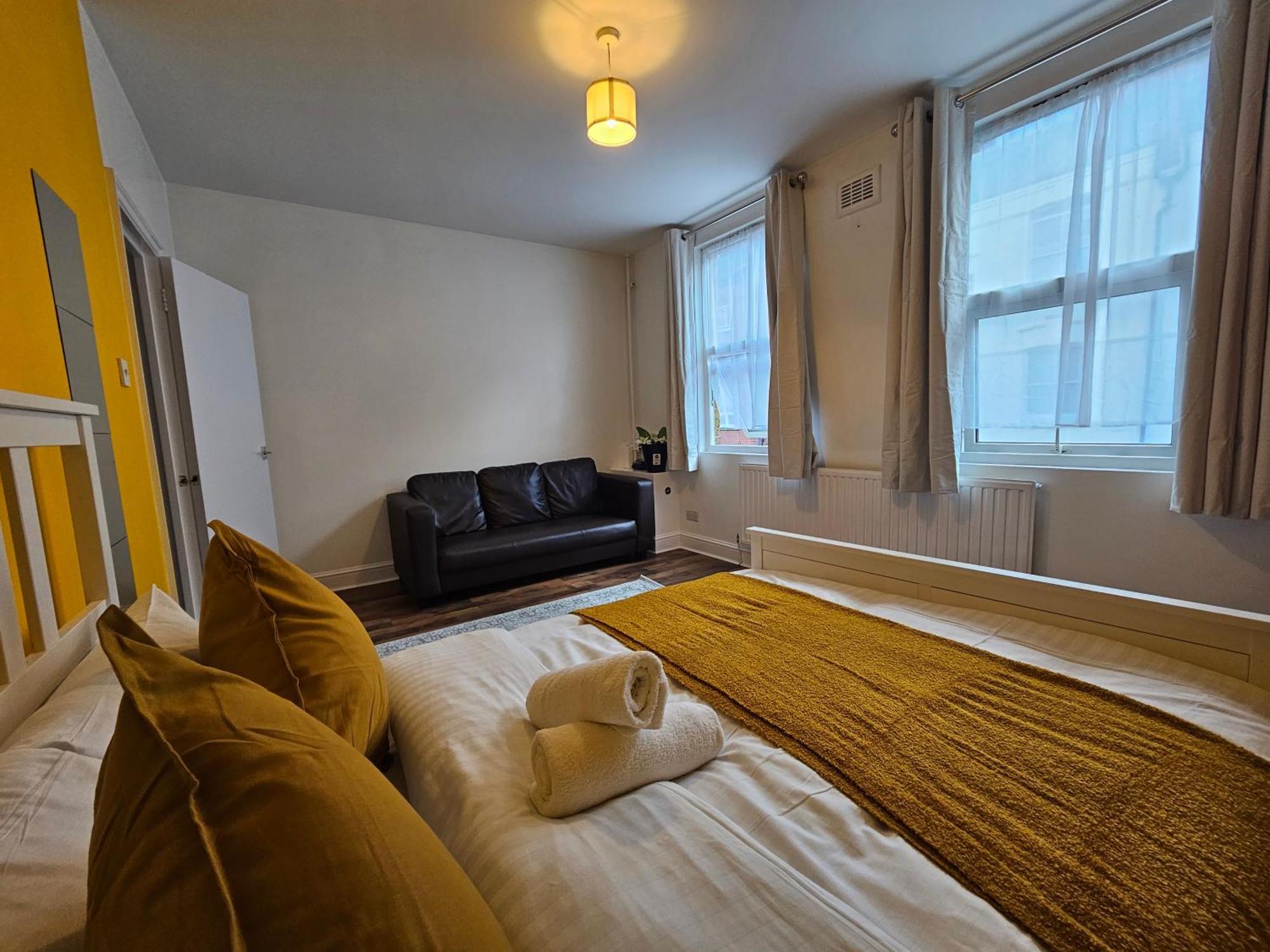 Near Spitalfields Apartment