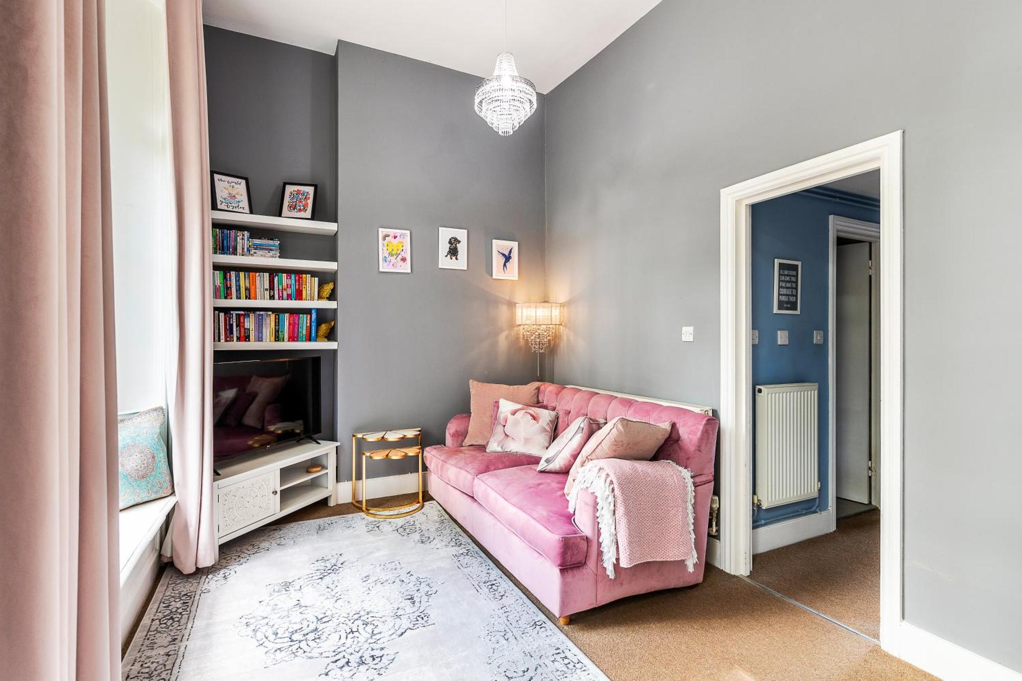 Chic 1 Bedroom Parkview Flat At Arundel Square Apartment