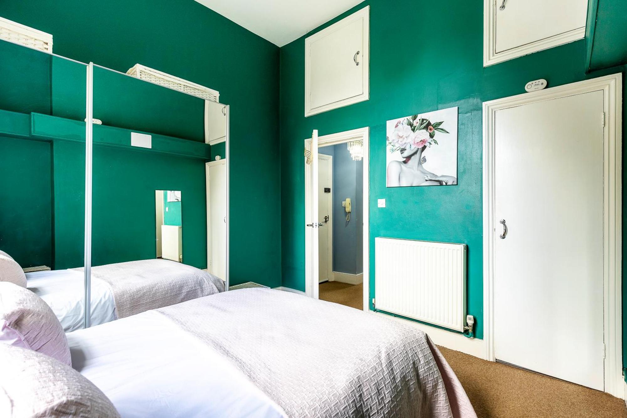 Chic 1 Bedroom Parkview Flat At Arundel Square Apartment *