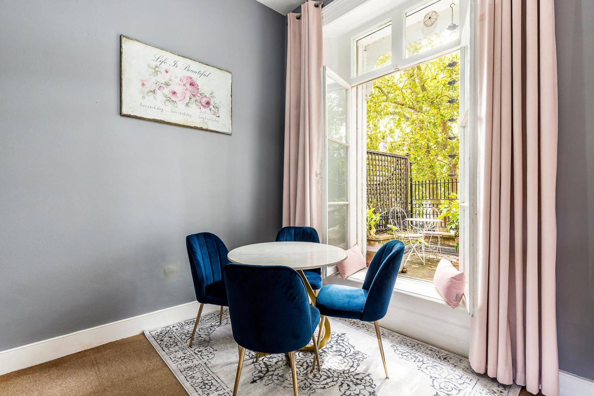 Apartment Chic 1 Bedroom Parkview Flat At Arundel Square *