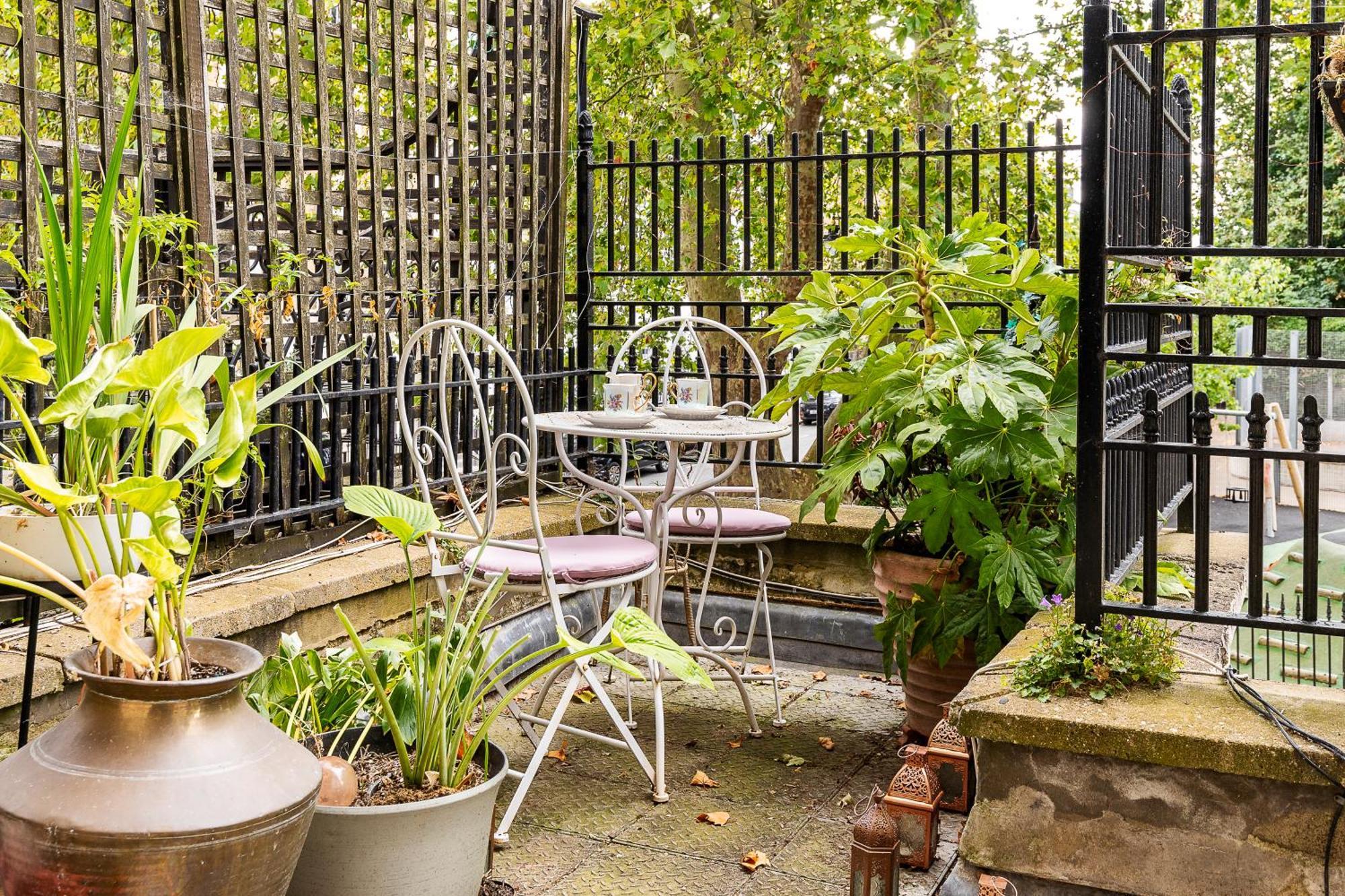 Chic 1 Bedroom Parkview Flat At Arundel Square