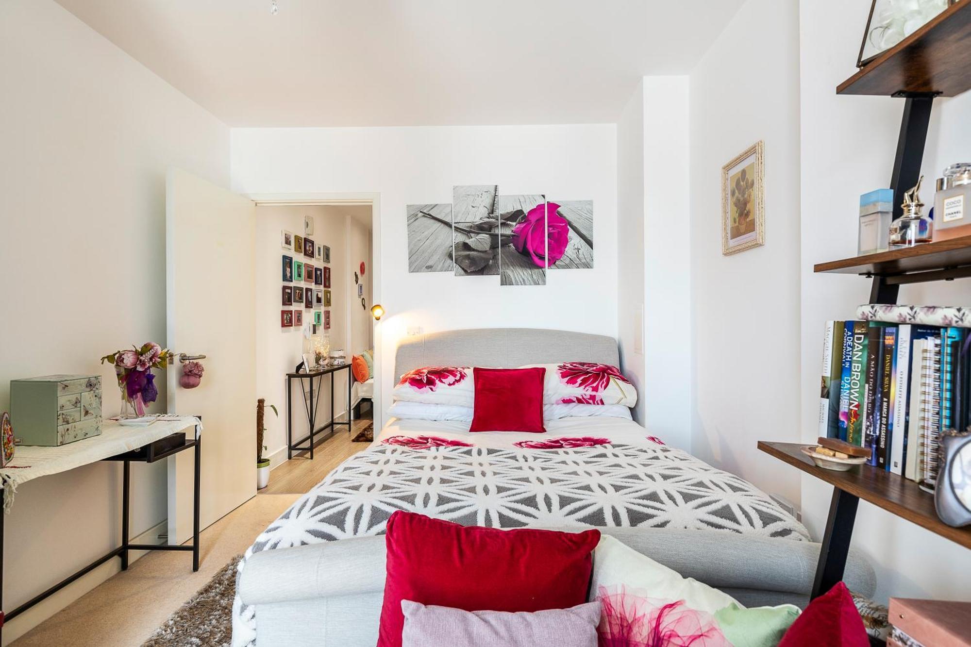Apartment Canary Wharf Retreat With Scenic Balcony Views *