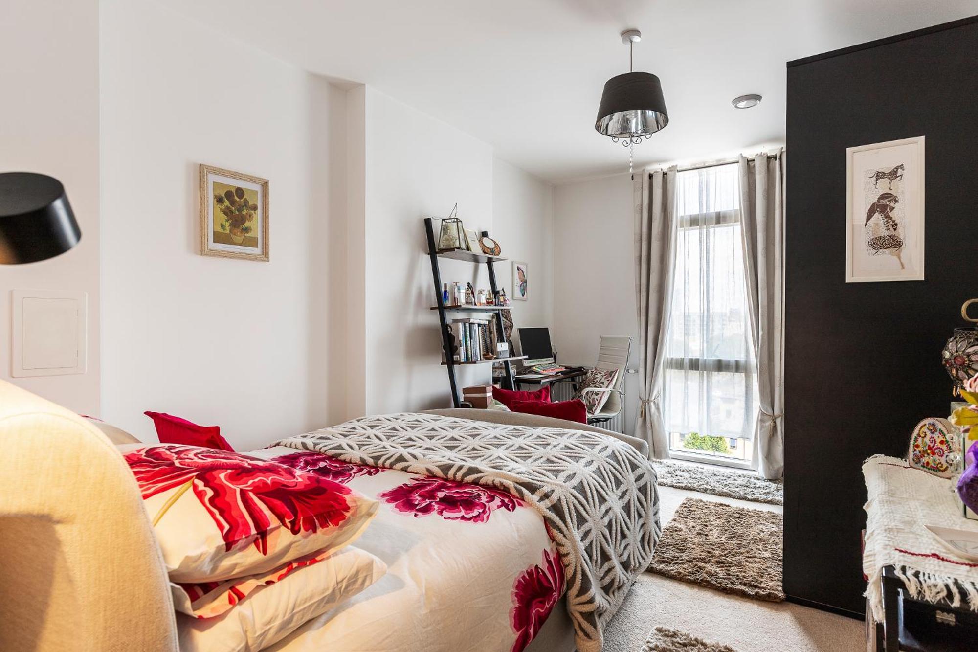 Apartment Canary Wharf Retreat With Scenic Balcony Views