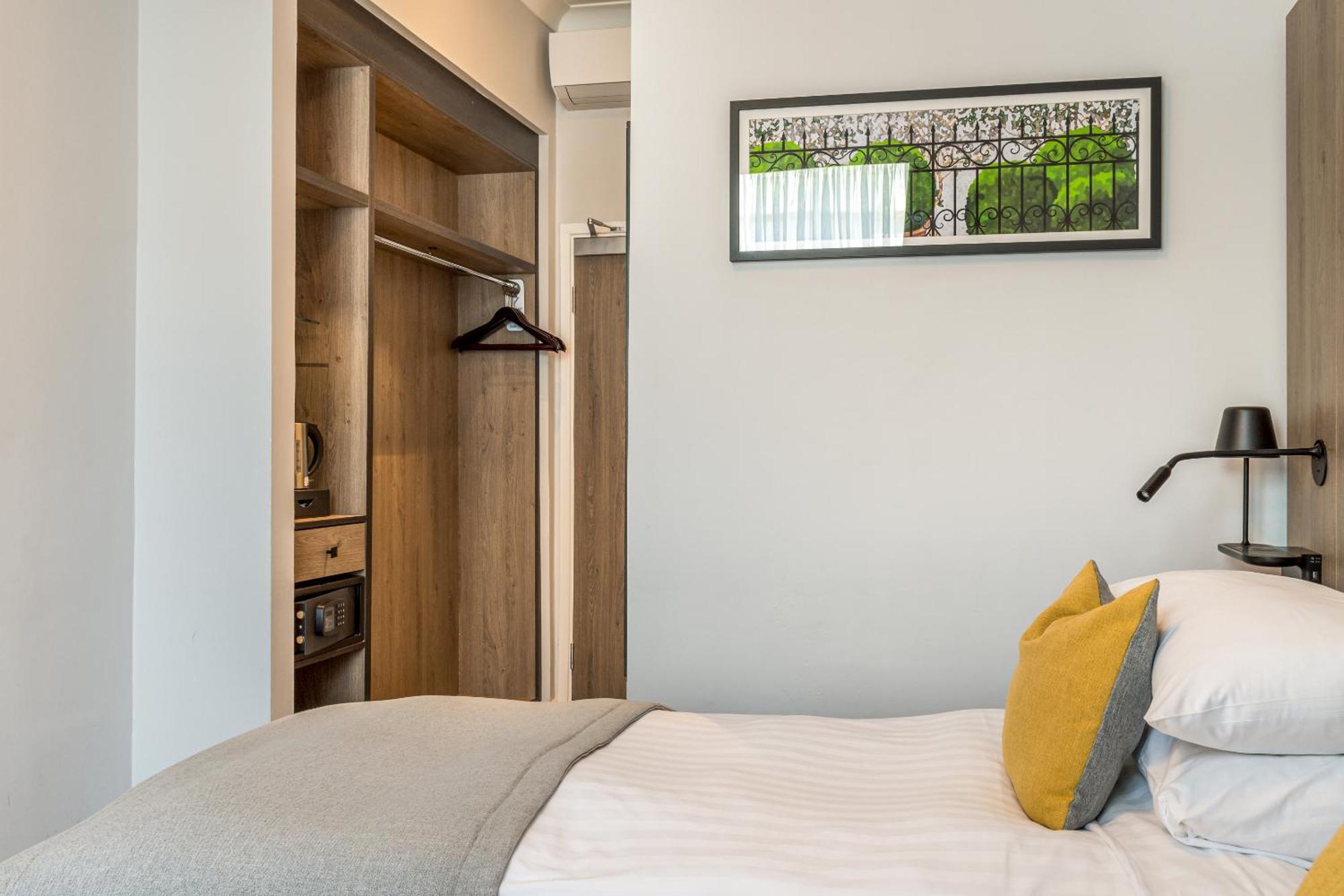 Princes Square 4* Londen