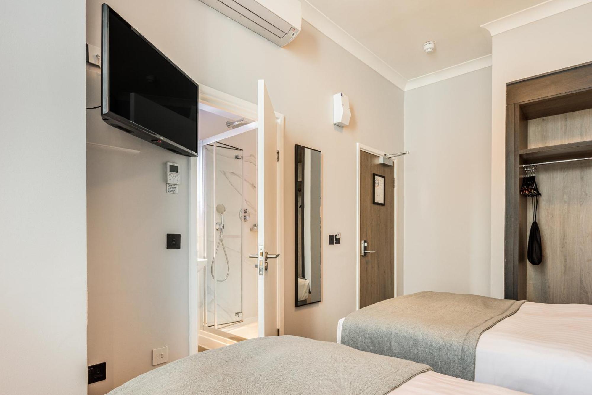 Princes Square Hotel