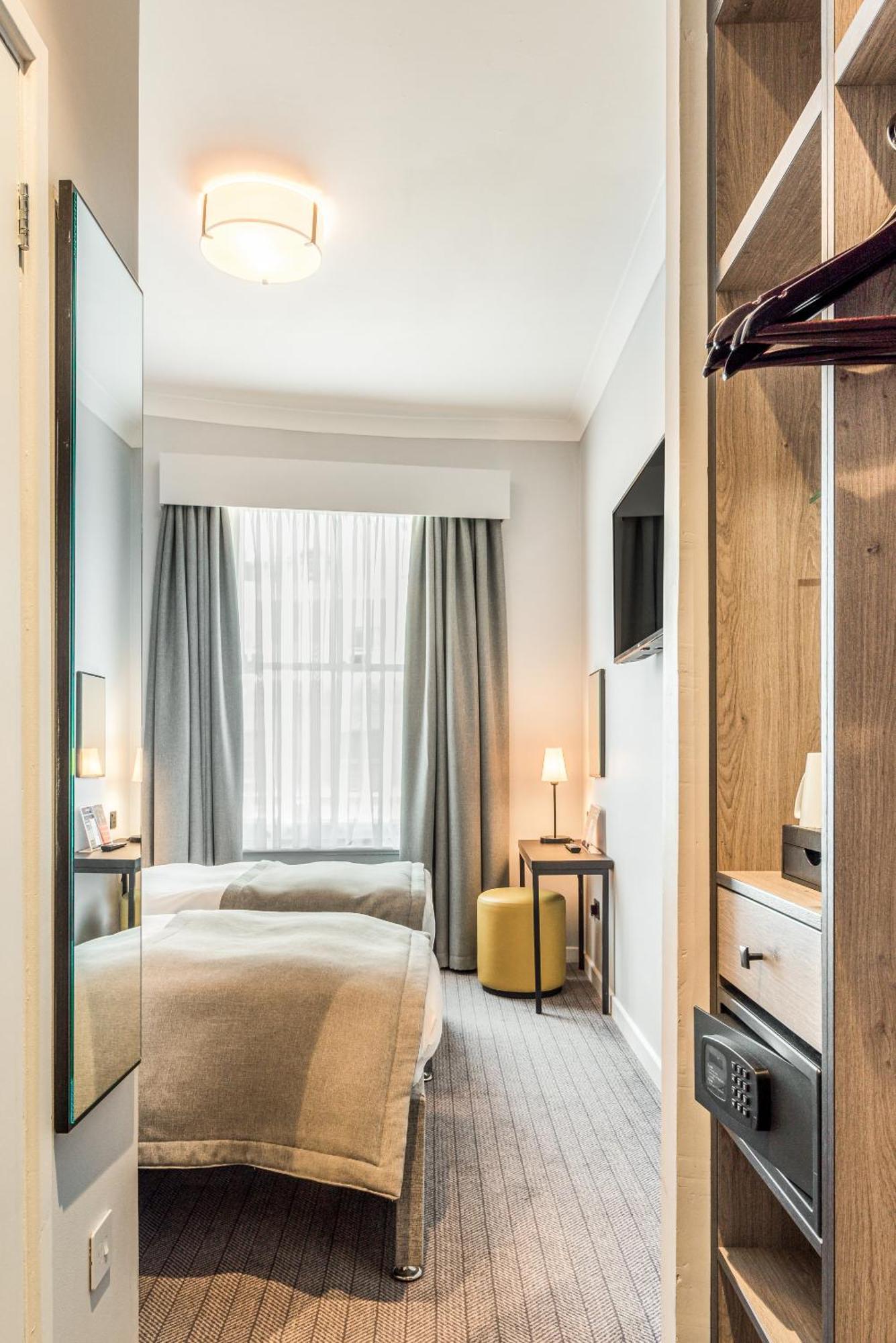 Princes Square Hotel