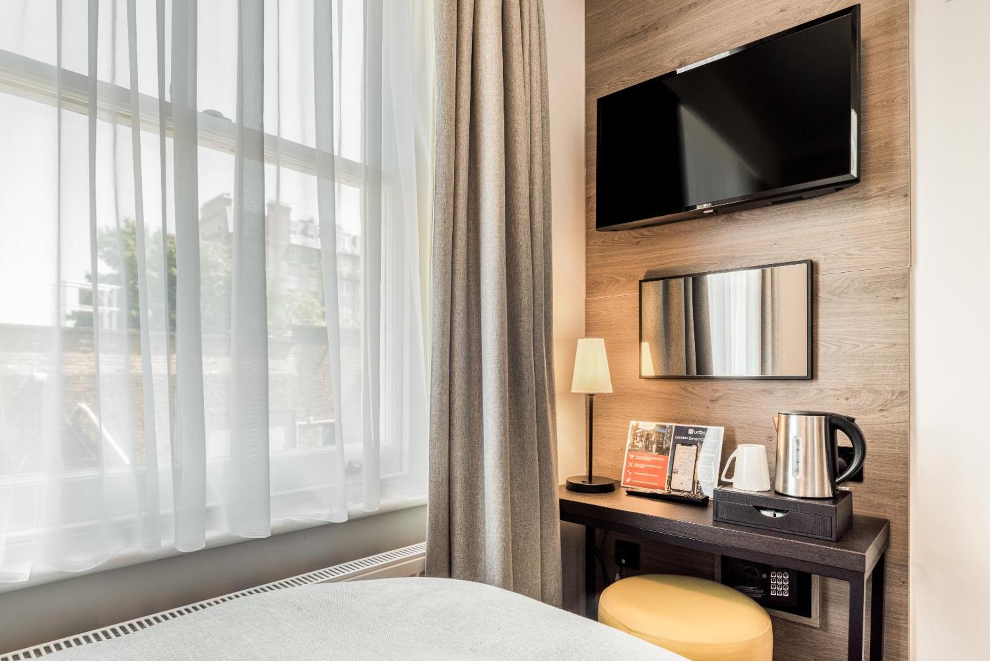 Princes Square Hotel 4*