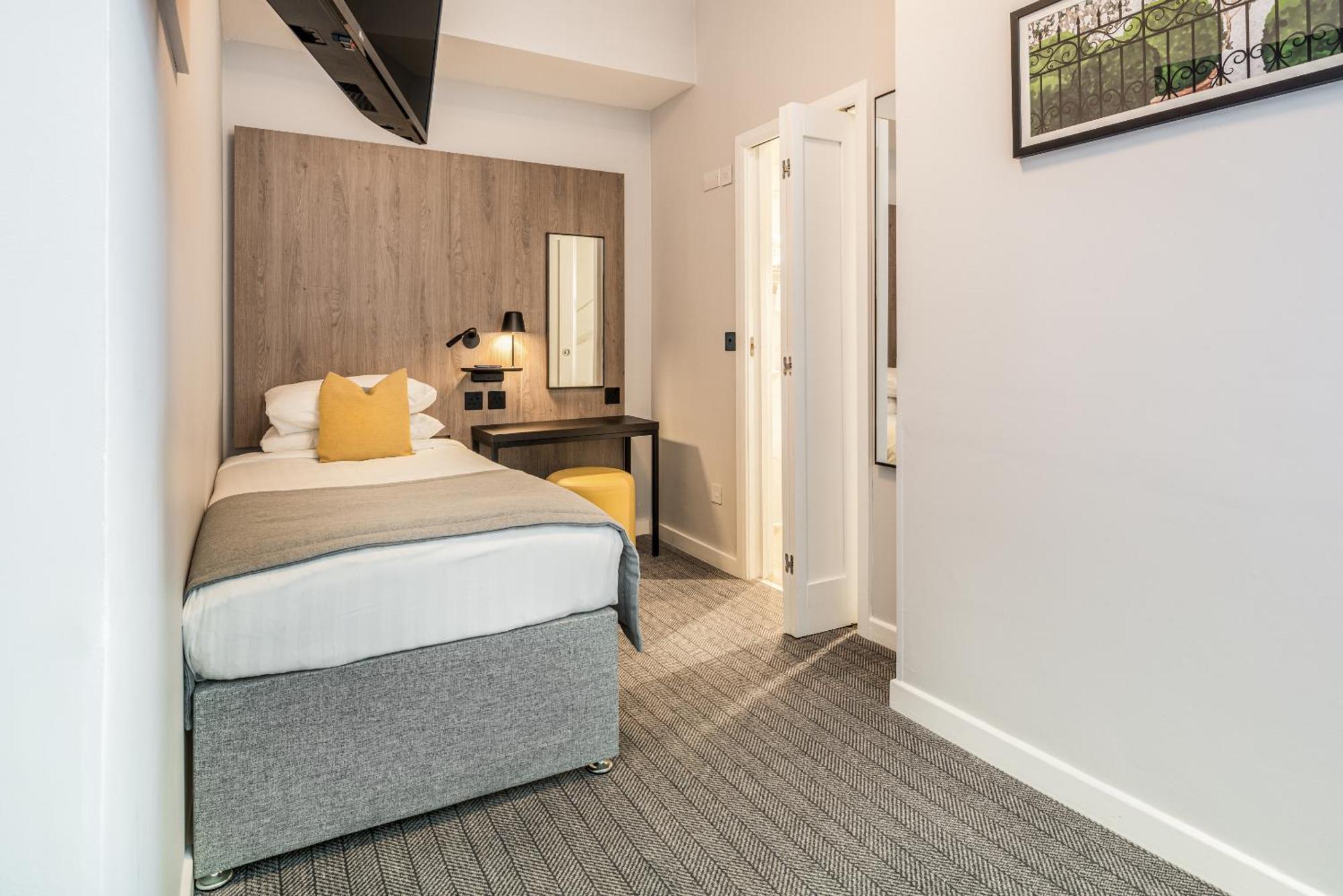 Hotel Princes Square 4*