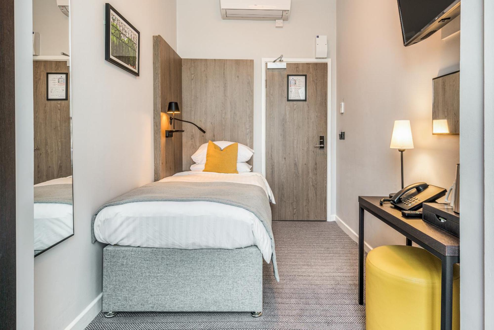 Princes Square 4*