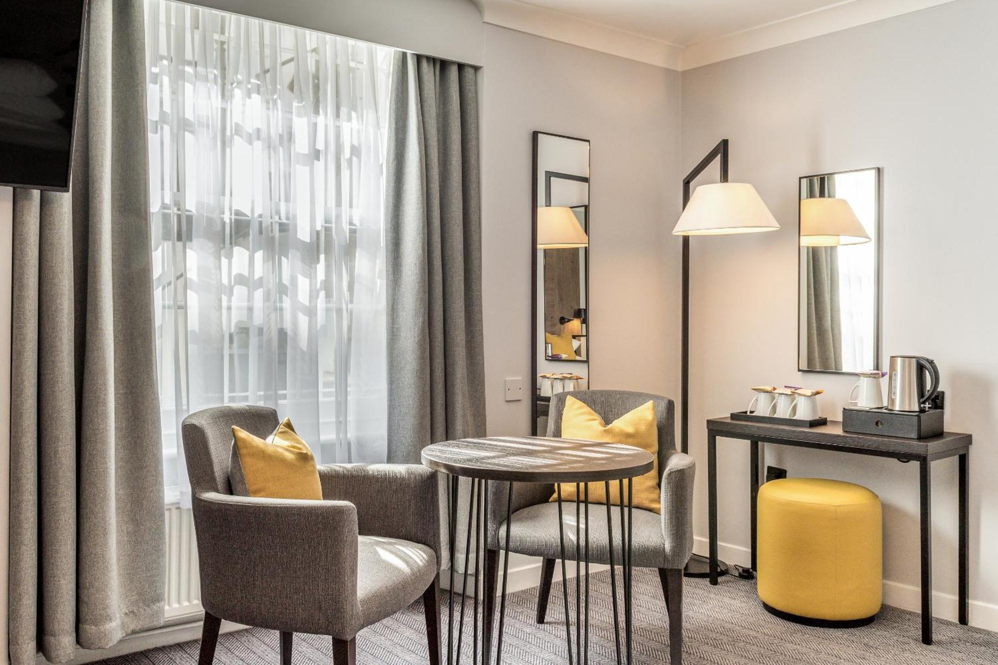Princes Square Hotel
