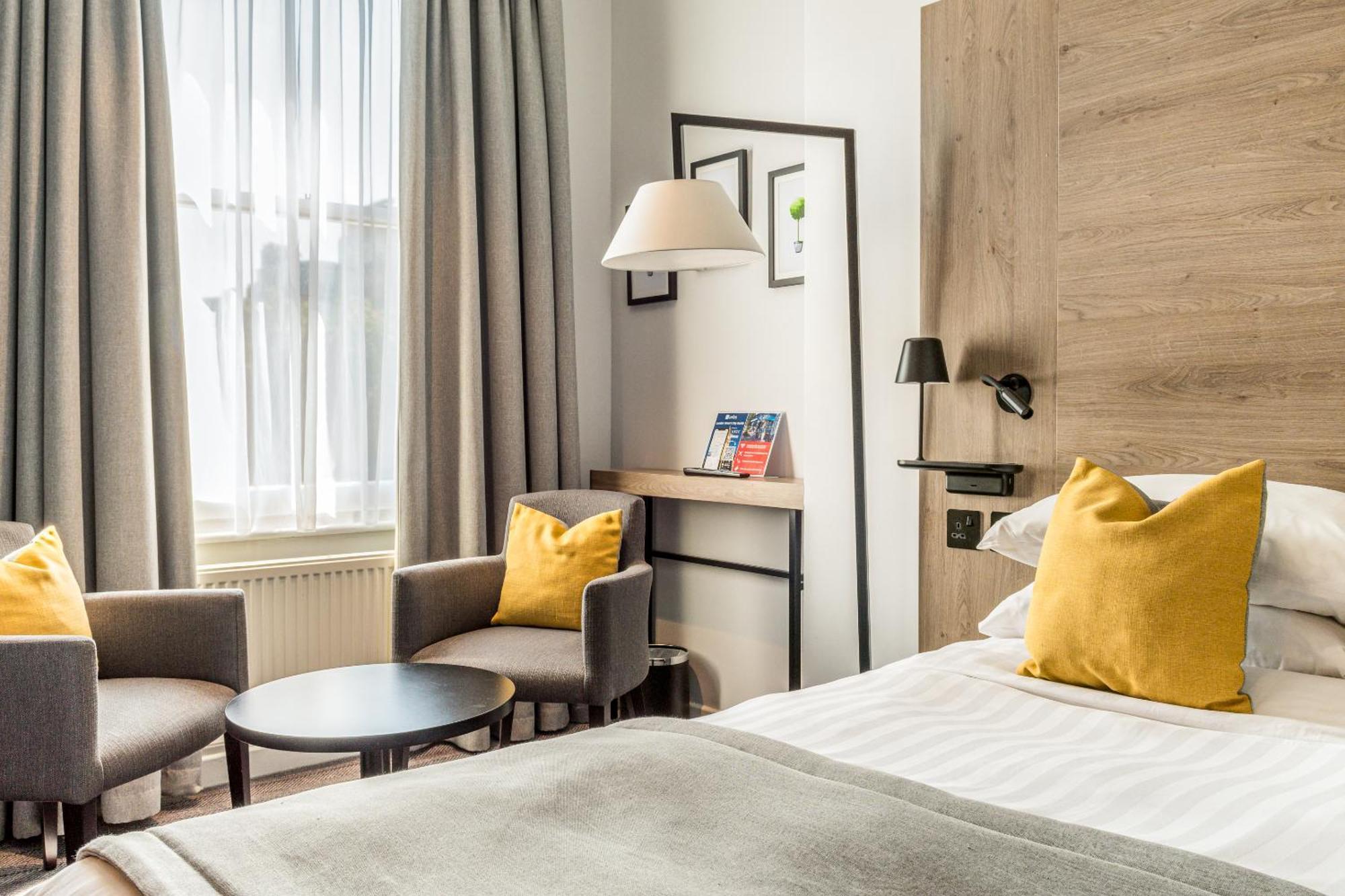 Princes Square Hotel 4*