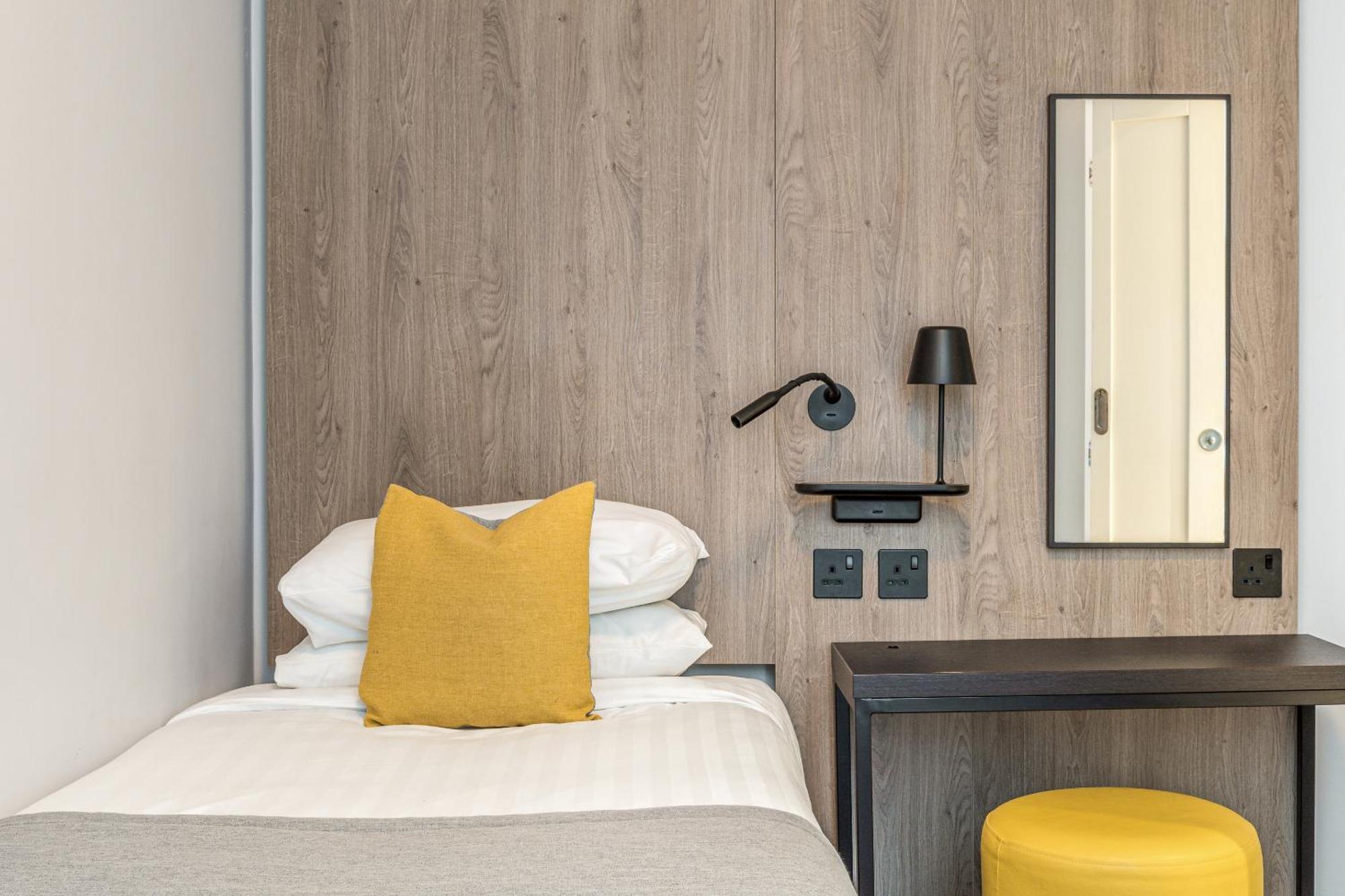 Hotel Princes Square 4*