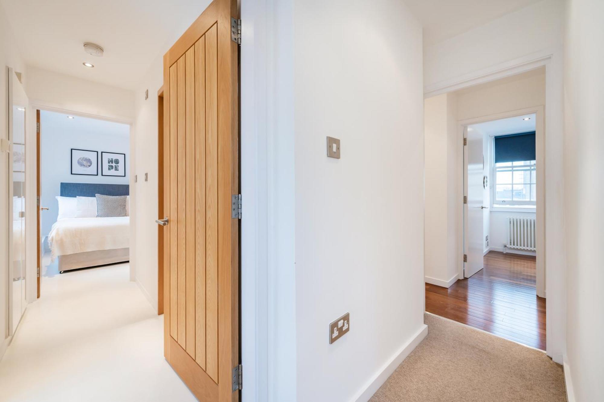 Huge & 3 Bedr, 4 Beds, Covent Gdn *