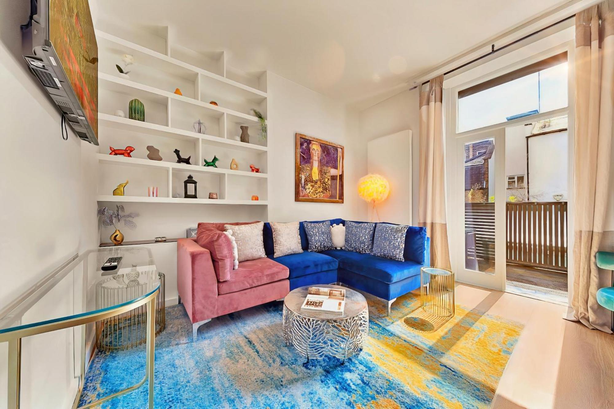 Designer Victorian Flat With Large Terrace London