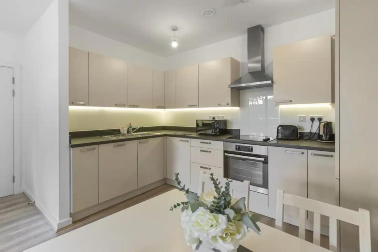 Centrally Located - Modern - 2bed - 2bath