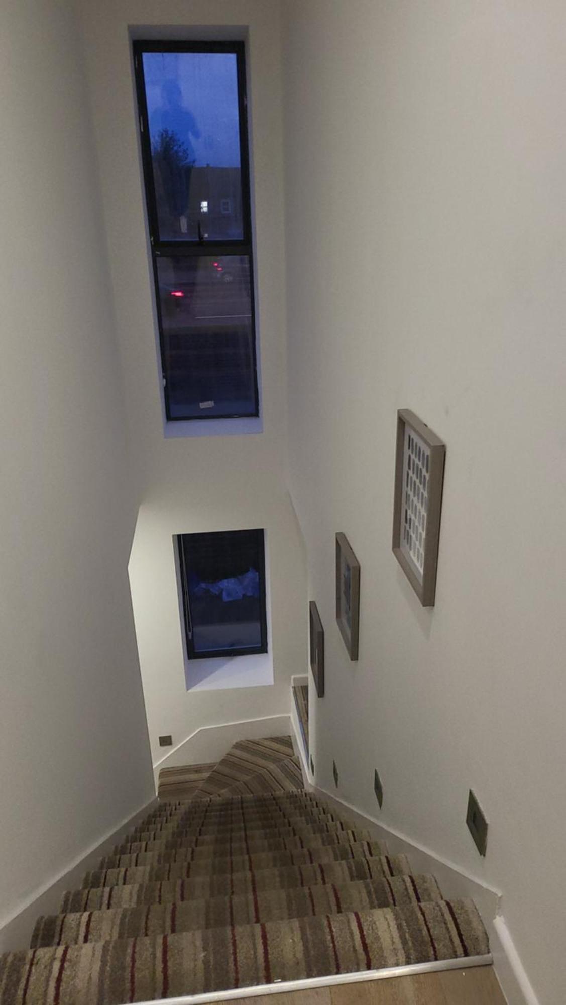 3 Bedrooms 2baths 3 Toilets Excel City Airport O2 Sleeps Up To 7, Apartment London