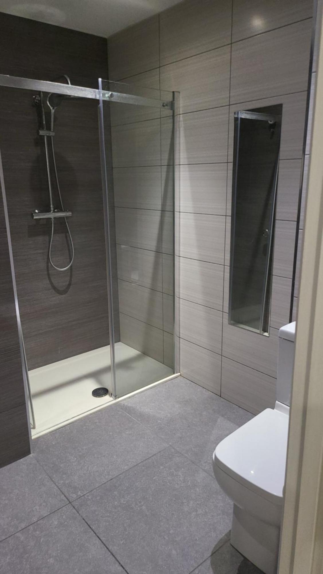 3 Bedrooms 2baths 3 Toilets Excel City Airport O2 Sleeps Up To 7, Apartment London