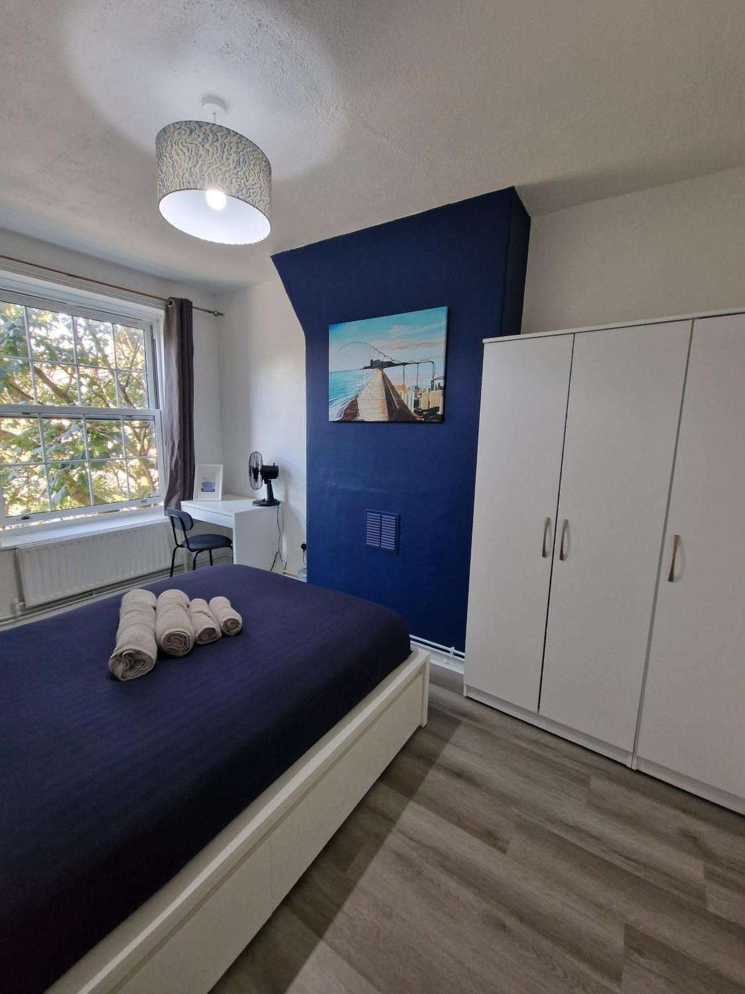 Comfortable 2 Bedrooms Flat In Oval Leilighet London