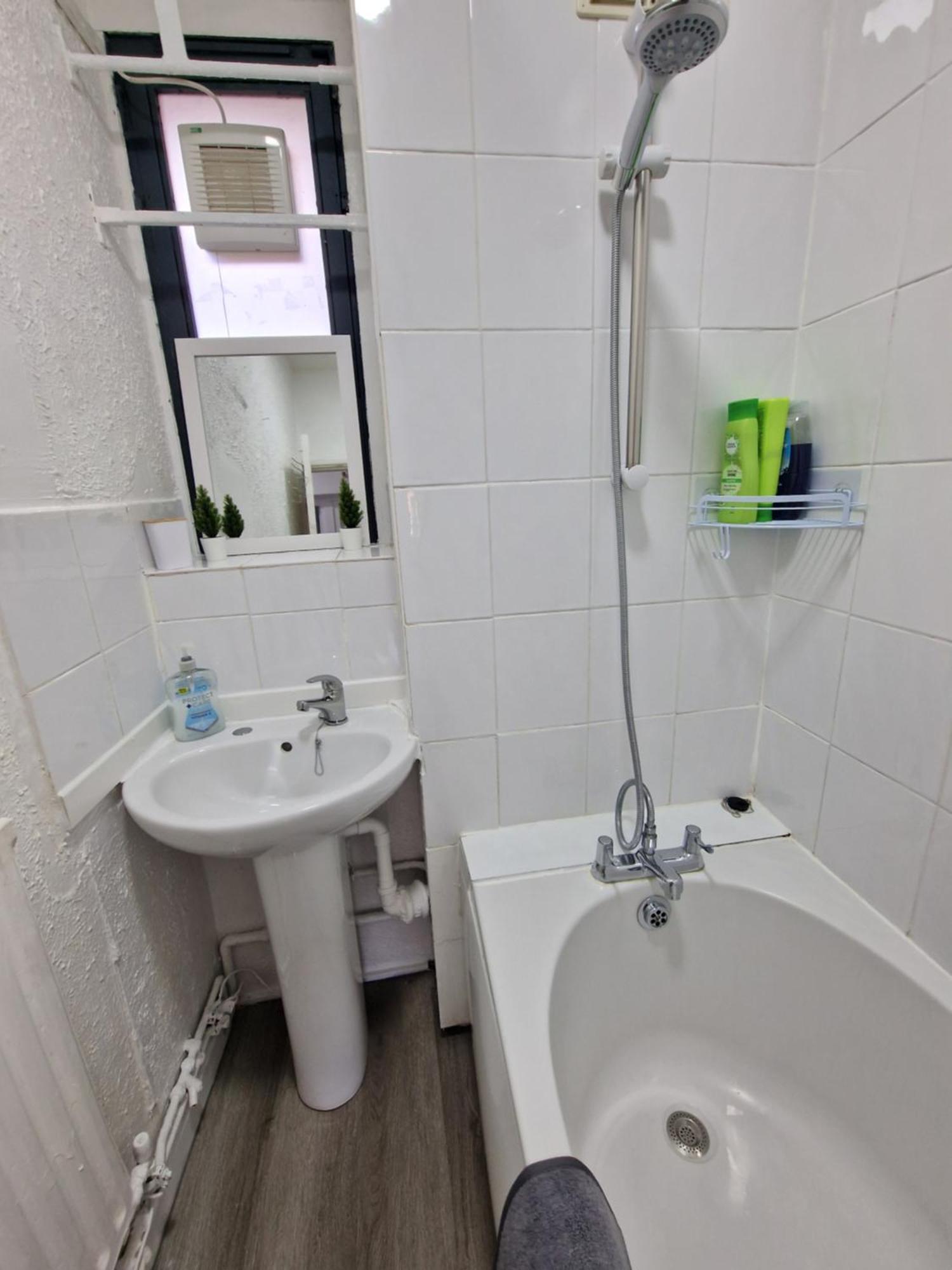 Comfortable 2 Bedrooms Flat In Oval Leilighet London