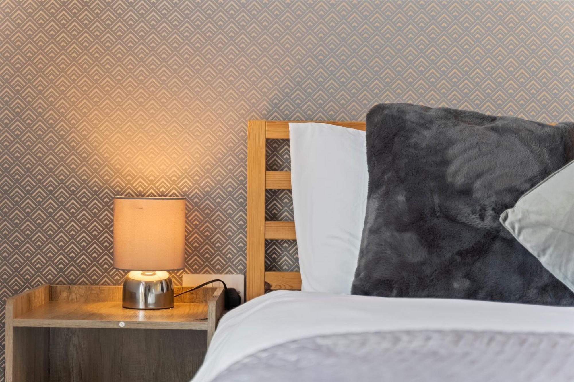 Spectacular 3br 2bath Rooftop Sky-views With Parking Leilighet