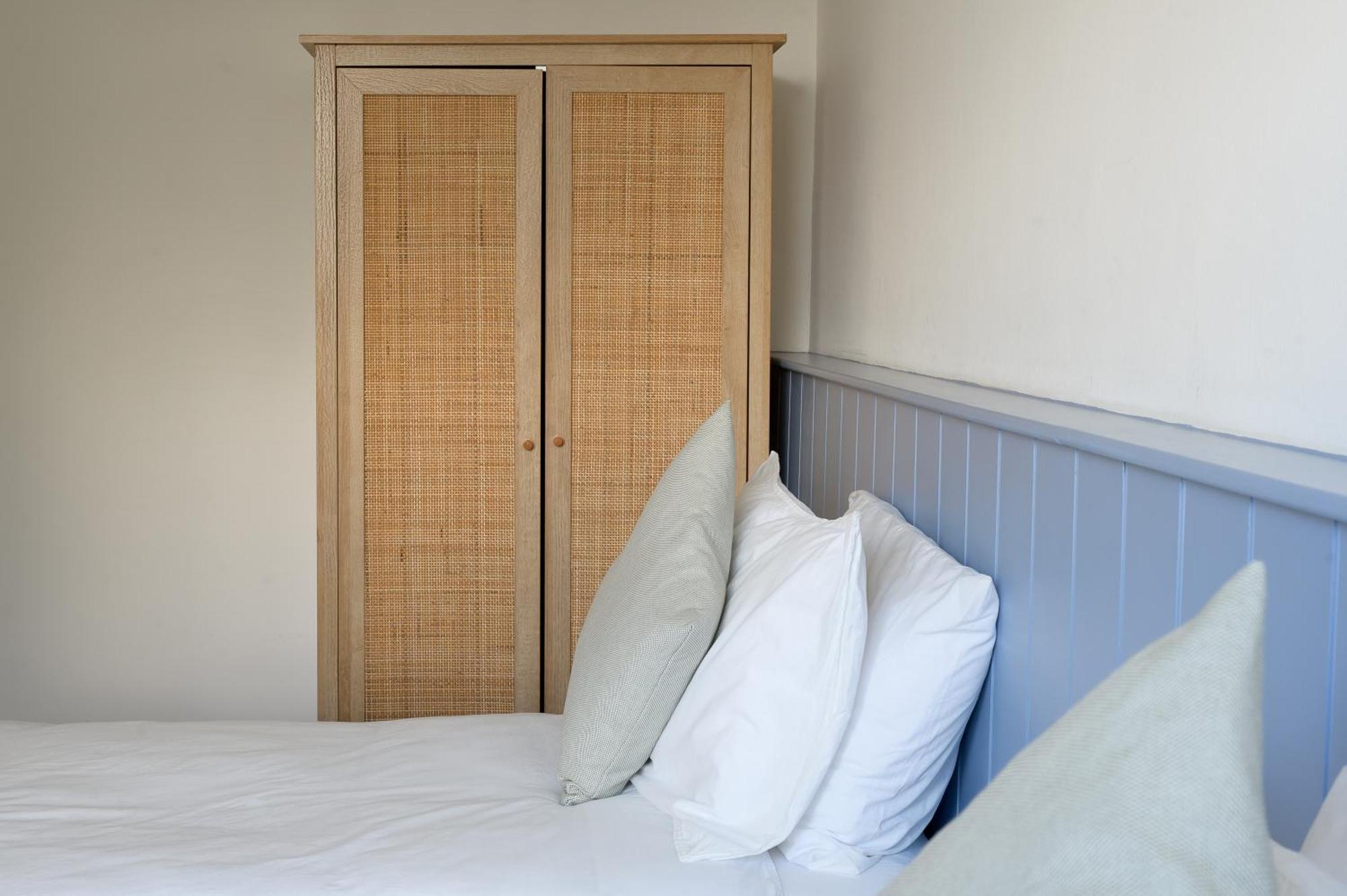 Entire - Classic Chelsea Town House Maisonette *