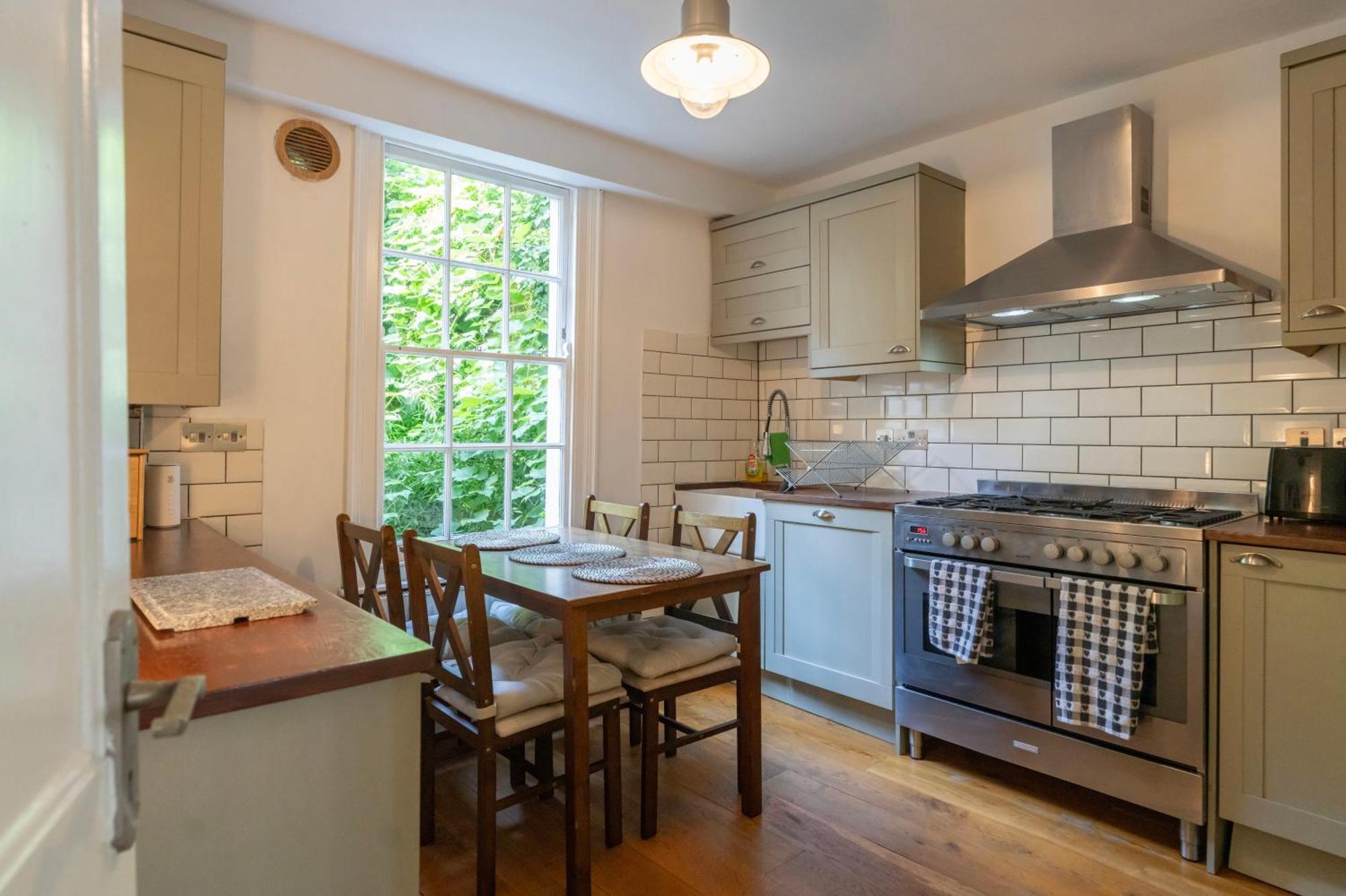 Gorgeous 2bed House In New Road Apartment