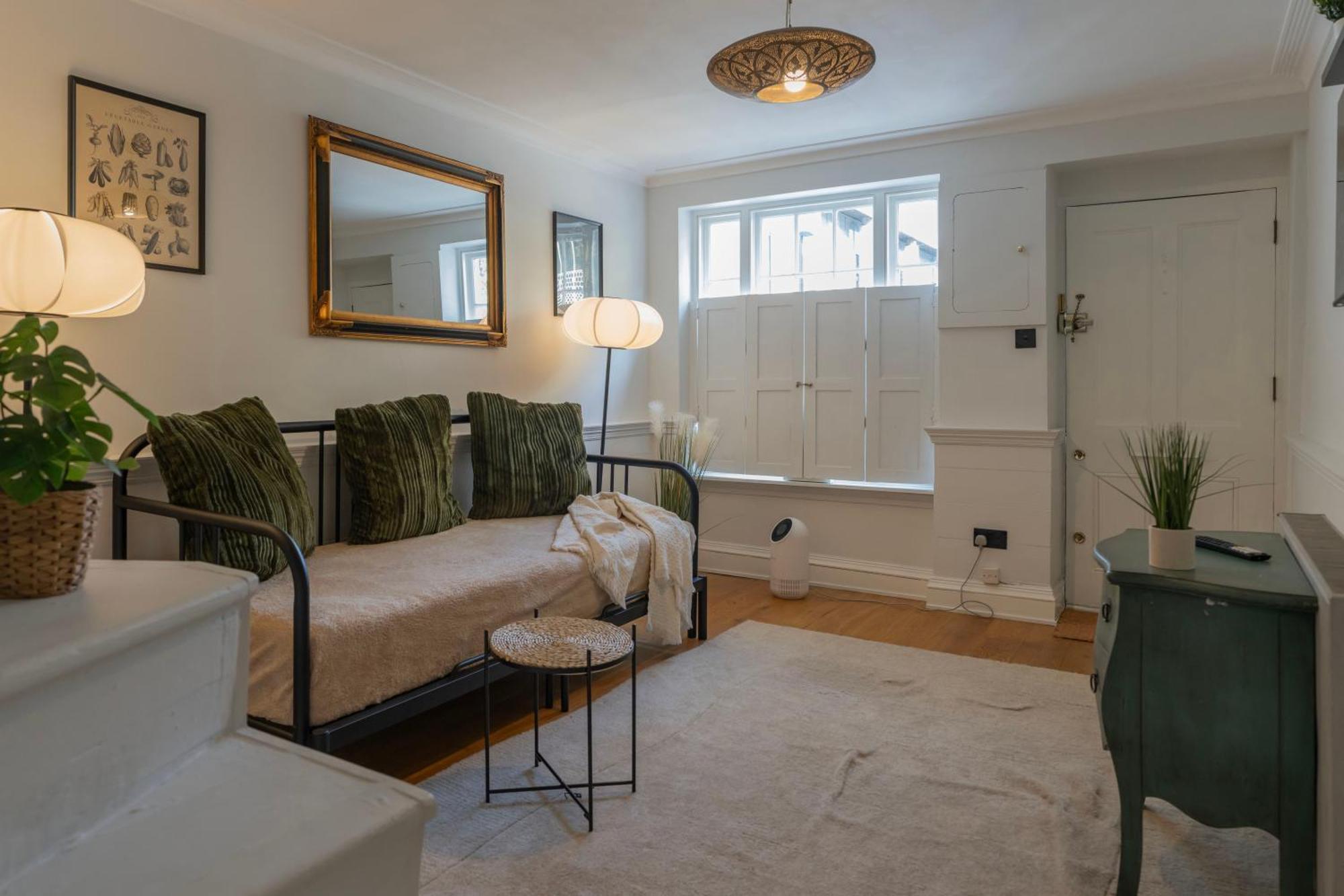 Gorgeous 2bed House In New Road * London