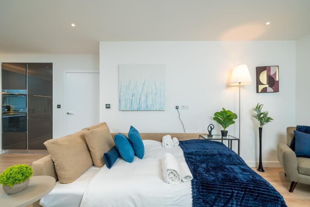 Luxury Kew Bridge Balcony Free Parking Apartment *